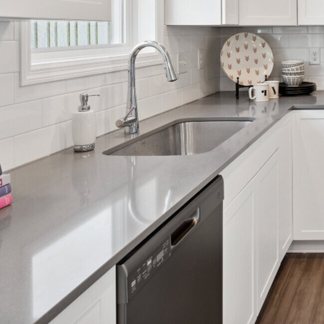 Foto del edificio - 1046 Jubert Dr