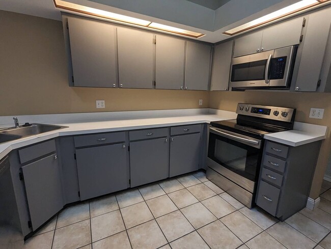 Photo - Spacious Pool Home in Oviedo