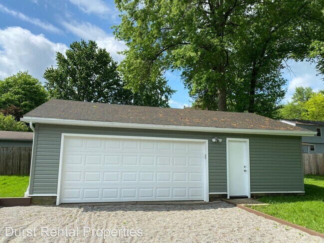 Building Photo - 3 br, 1 bath House - 124 Lakeview Rd