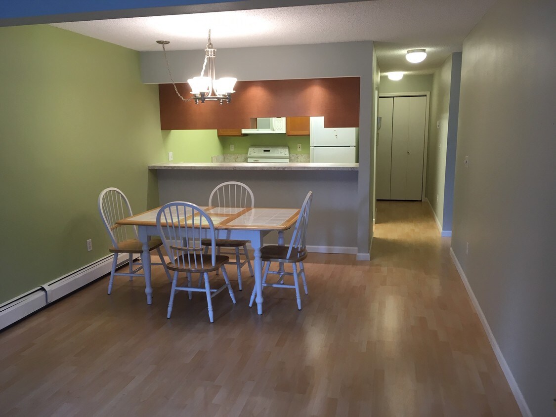 Foto principal - 1631 Eastridge Dr