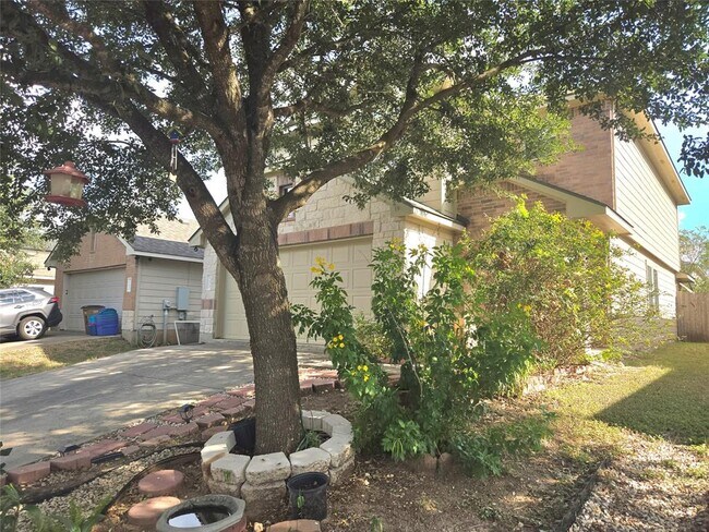 Foto del edificio - 133 Hillhouse Ln