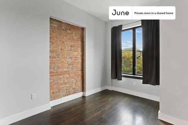 Foto del edificio - Private bedroom in 4 bed/2 bath Home