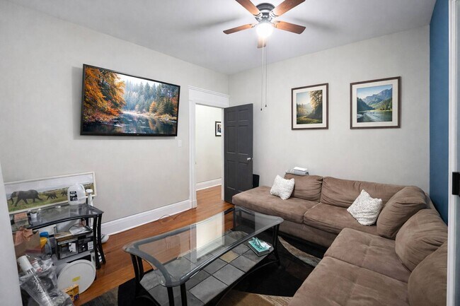 Foto del edificio - 816 1/2 W Lombard St