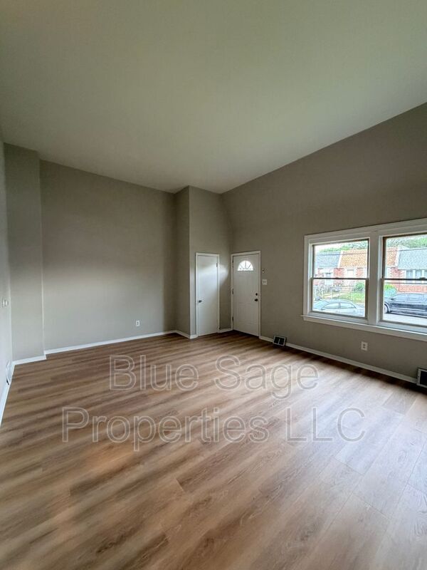 Foto del edificio - 117 Ervin Ave