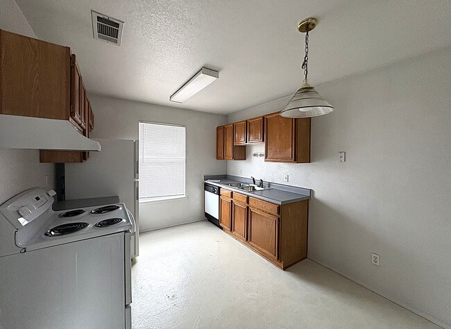 Building Photo - 1706 Windward Dr