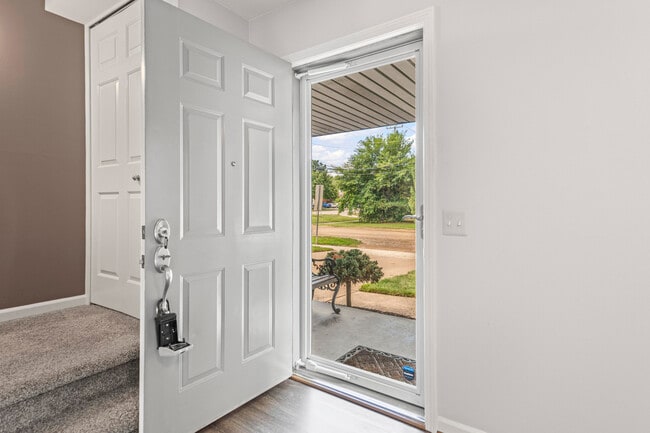 Building Photo - 42795 Hammill Ln