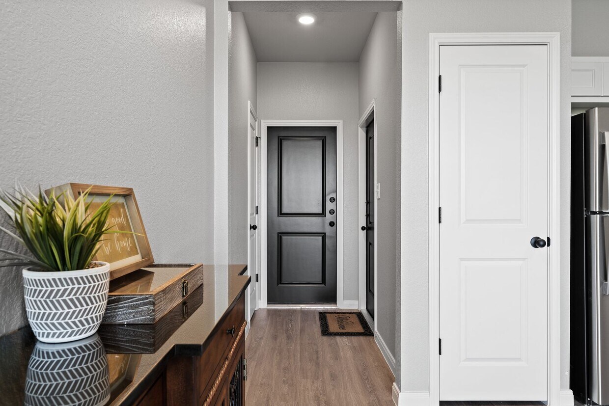 Foto principal - 746 Meiomi Dr