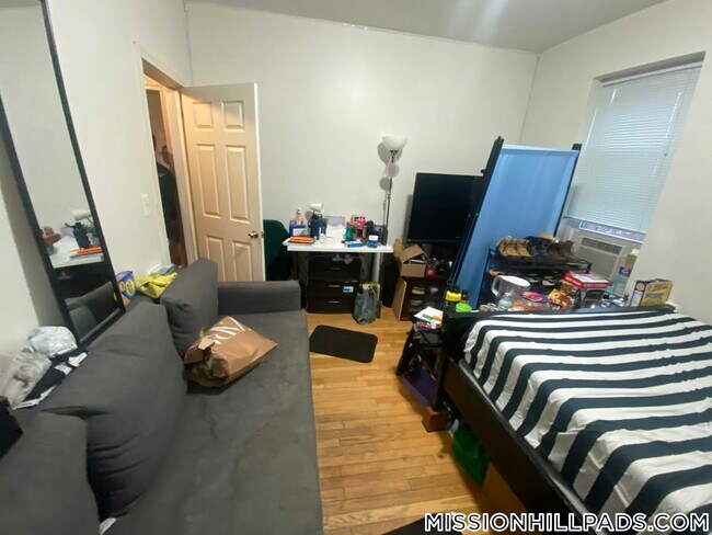 Foto del edificio - 1460 Tremont St