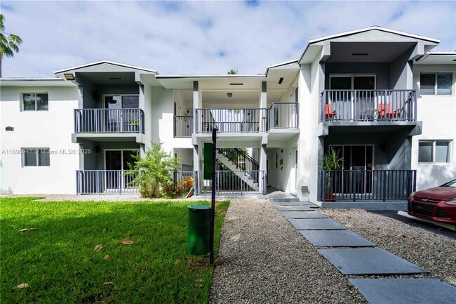 Building Photo - 465 NE 59th St