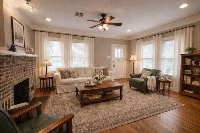 Building Photo - 1022 Fugate St