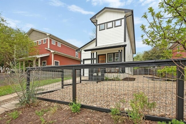 Building Photo - 1810 Poquito St