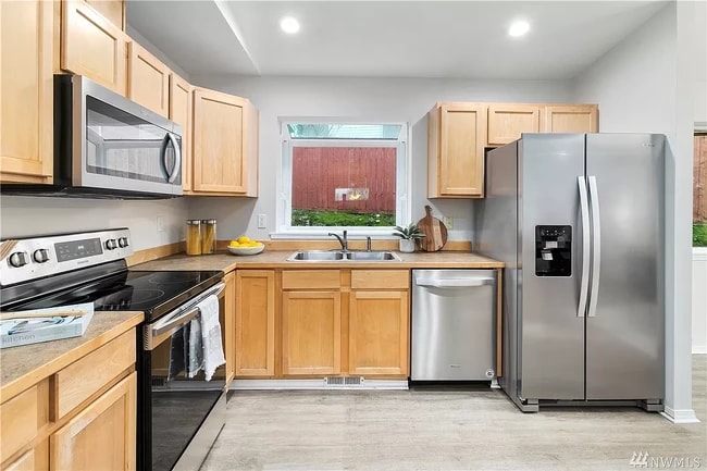 Building Photo - 7001 Covello Dr S