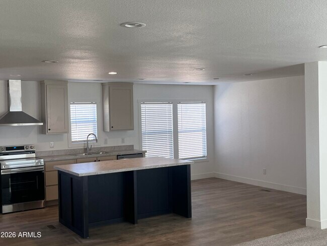 Foto del edificio - 22936 W Forest Pleasant Pl