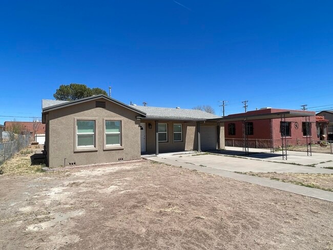 Building Photo - 408 Ramona Ave