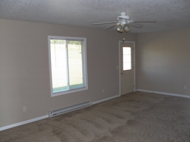 Building Photo - 2035 Vista View Dr