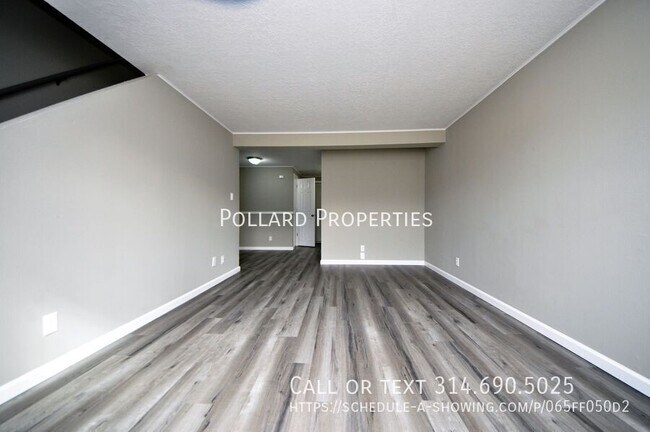 Building Photo - 301-307 Granada Dr