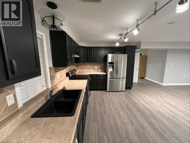 Building Photo - 205 Dorchester Dr