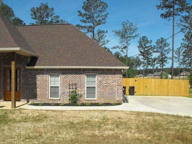 Building Photo - 147 Smithbrook Rd