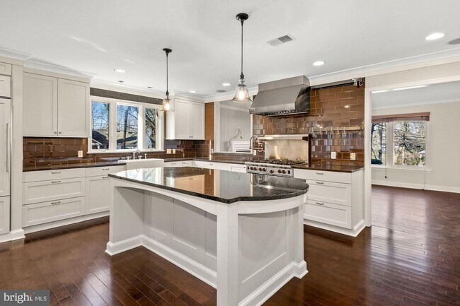 Foto del edificio - 9006 Clifford Ave