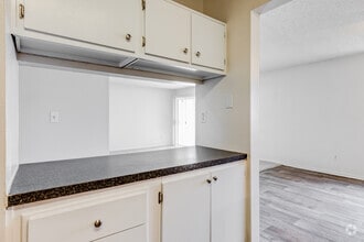 2BR, 2BA - 1,117SF - Sailpoint Bay Apartments