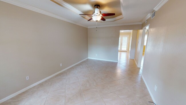 Foto del edificio - 2/1 Duplex Available for Immediate move-in!