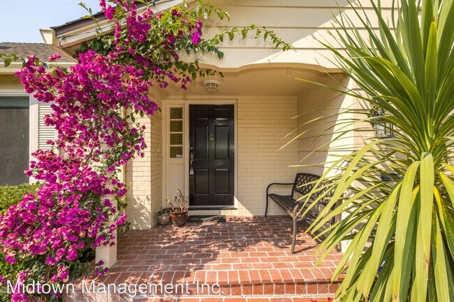 Building Photo - 4 br, 3.5 bath House - 3138 Flowers Ln