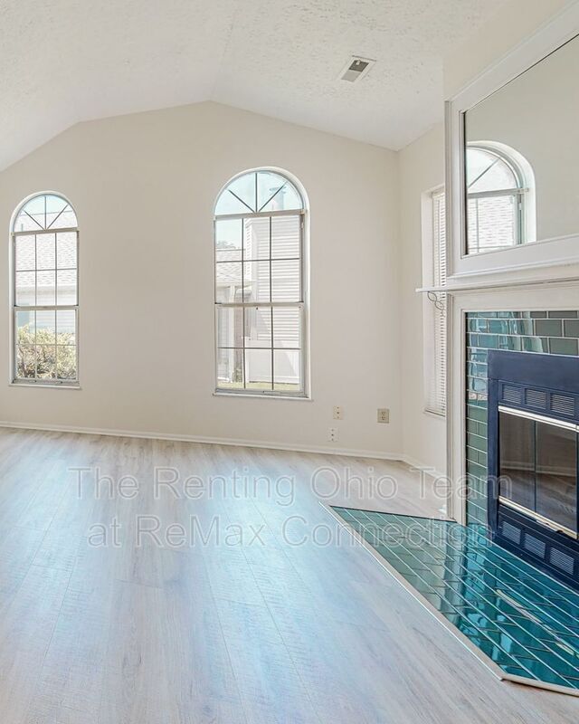 Foto del edificio - 5001 Deer Forest Pl