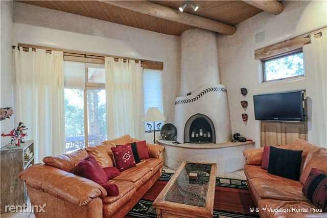 Primary Photo - 504 Los Nidos Dr