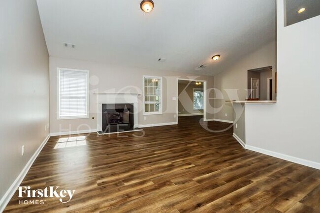 Foto del edificio - 543 Autumn Ridge Dr