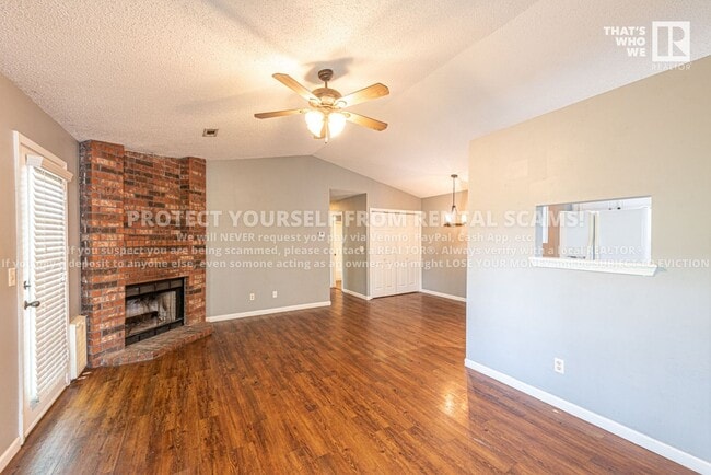 Building Photo - 2032 N Leverett Ave
