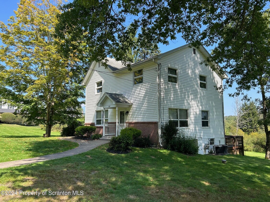 Primary Photo - 507 Clinton St