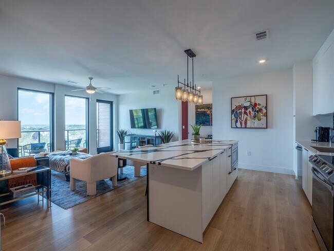 Foto del edificio - 1701 Simond Ave Ave