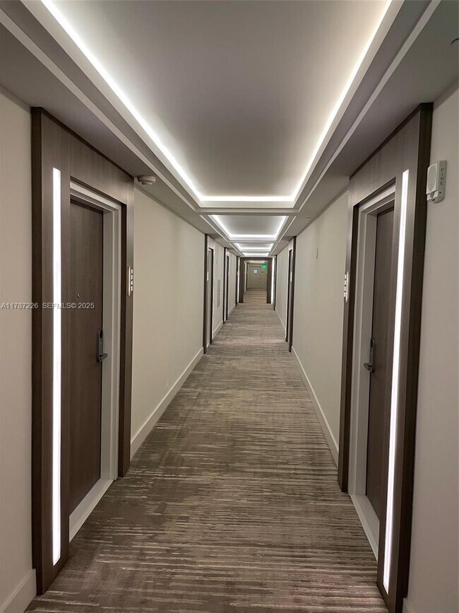 Foto del edificio - 2301 Collins Ave