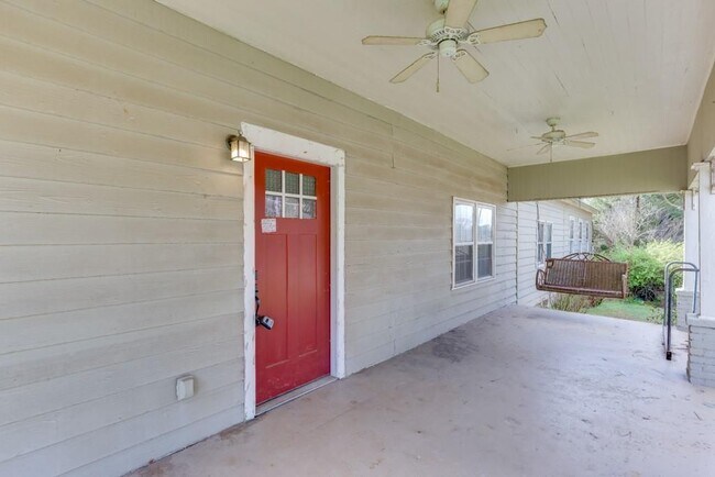 Foto del edificio - 1051 Gage Dr