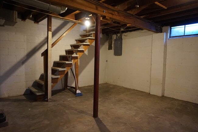 Building Photo - 1509 Lincoln Ave