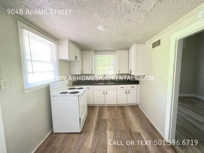 Foto del edificio - 904 Adams St