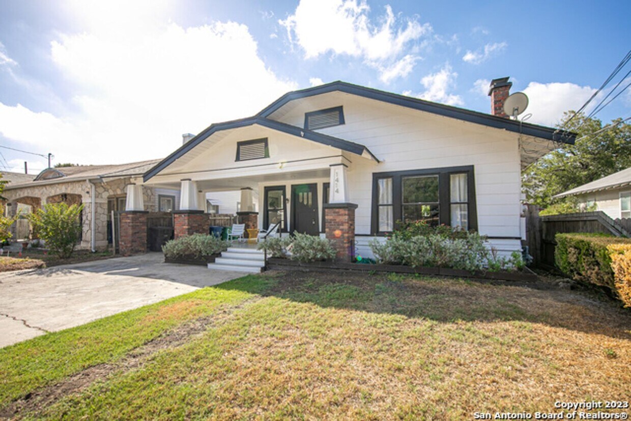 Foto principal - RENOVATED HISTORIC CRAFTSMAN W/ GUEST HOUSE