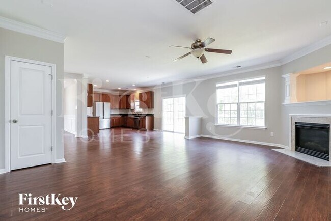 Foto del edificio - 619 English Oak Cir