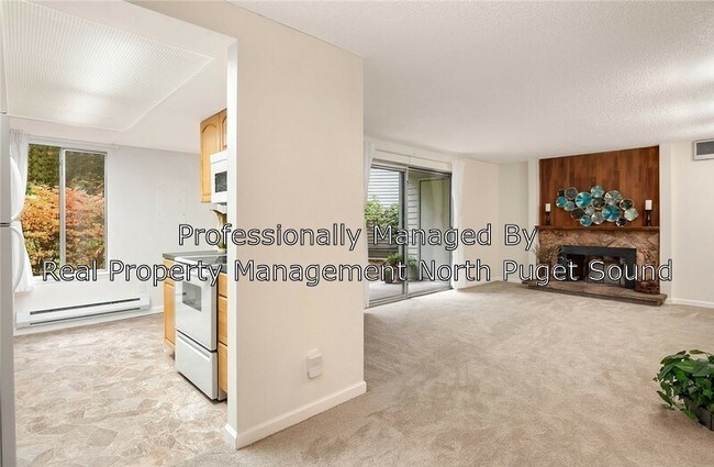 Foto del edificio - 4717 W Lake Sammamish Pkwy SE
