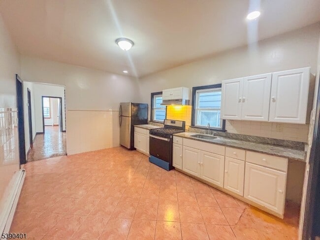 Building Photo - 411 Fulton St