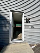 Building Photo - 120 Steadman St