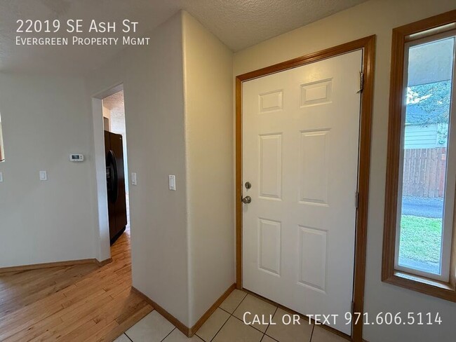 Building Photo - 22019 SE Ash St
