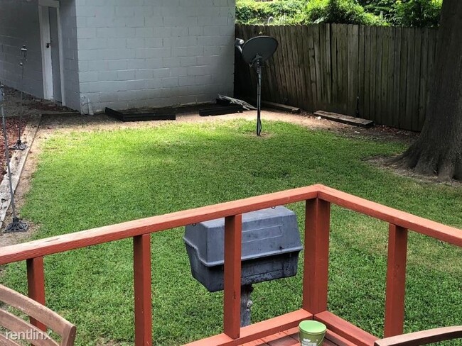 Building Photo - 2 br, 1 bath House - 108 Elm Avenue