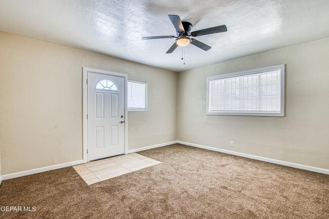 Foto del edificio - 1611 N Kansas St