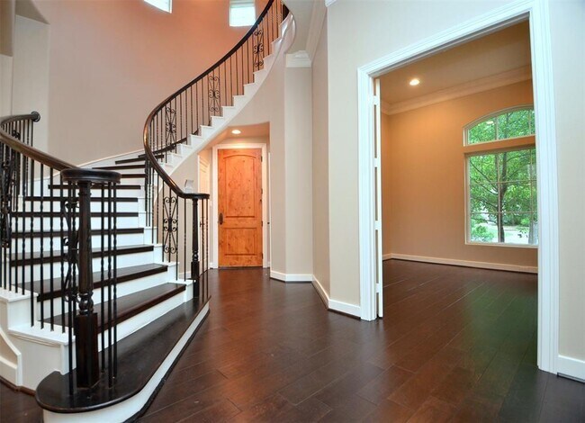 Building Photo - 3002 Rosemary Park Ln