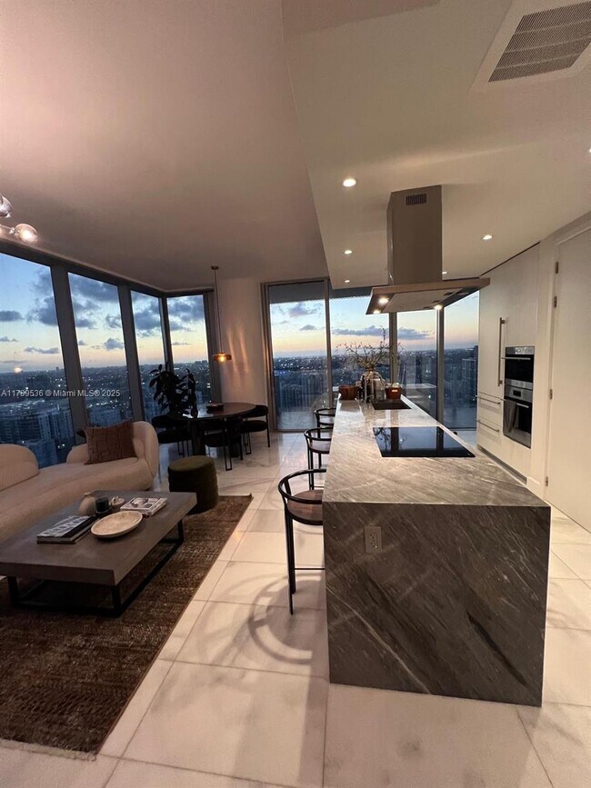 Foto del edificio - 700 NE 26th Terrace