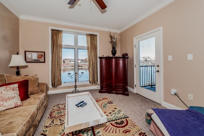 Photo - River Towne Condominium Unit 503 - Large condo for rent  3 bedrooms/2 baths.  $2400/month