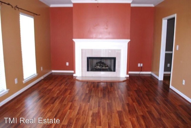 Building Photo - 160 Stratford Cir