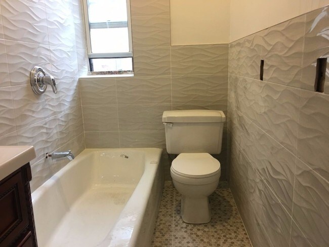 Foto del edificio - 217 E 16th St