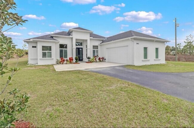 Building Photo - 2662 2nd St NW